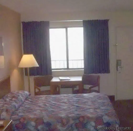 Hotel Rodeway - 2*